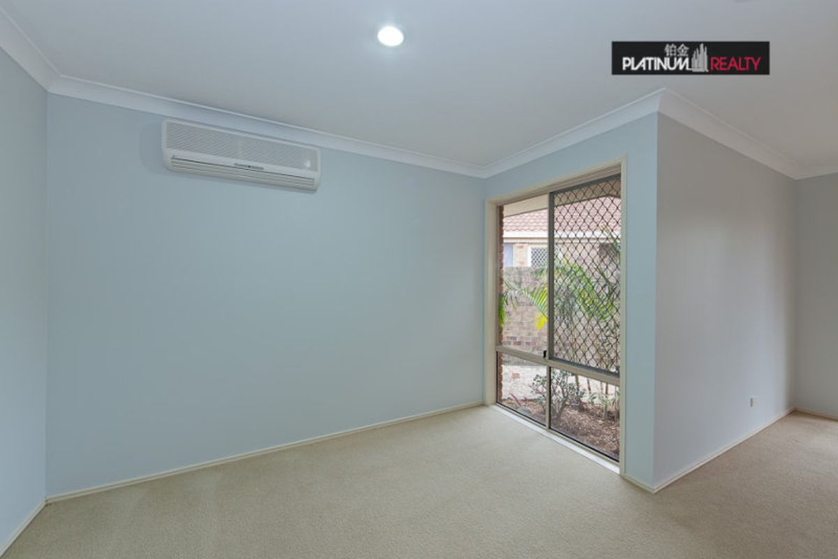 42 Greenwich, Robina