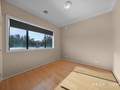 22 Jolimont Street, Caroline Springs