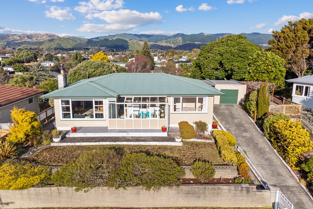 8 Francis Road, Paraparaumu Beach