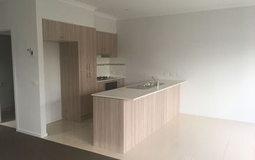 14 Grandvue Bvl, Pakenham