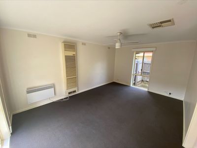 7 / 27 Deutgam Street, Werribee