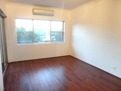 2 / 8 Queen Street, Arncliffe