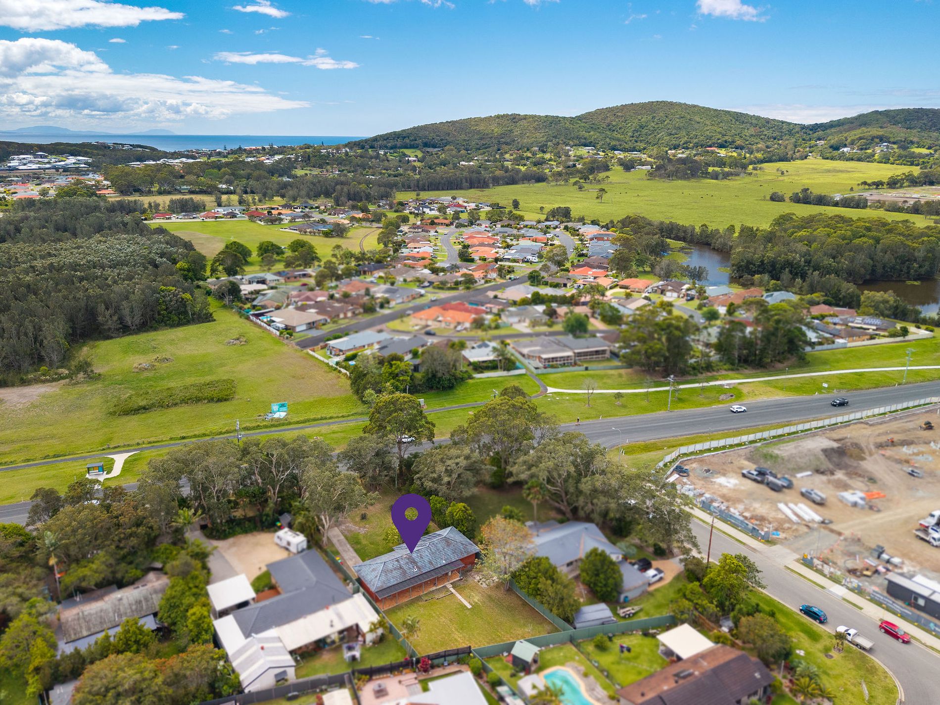 211 The Lakes Way, Forster