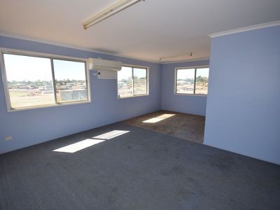 76 Eagle Street, Longreach
