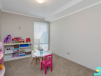 9 Topmast Brace, Alkimos