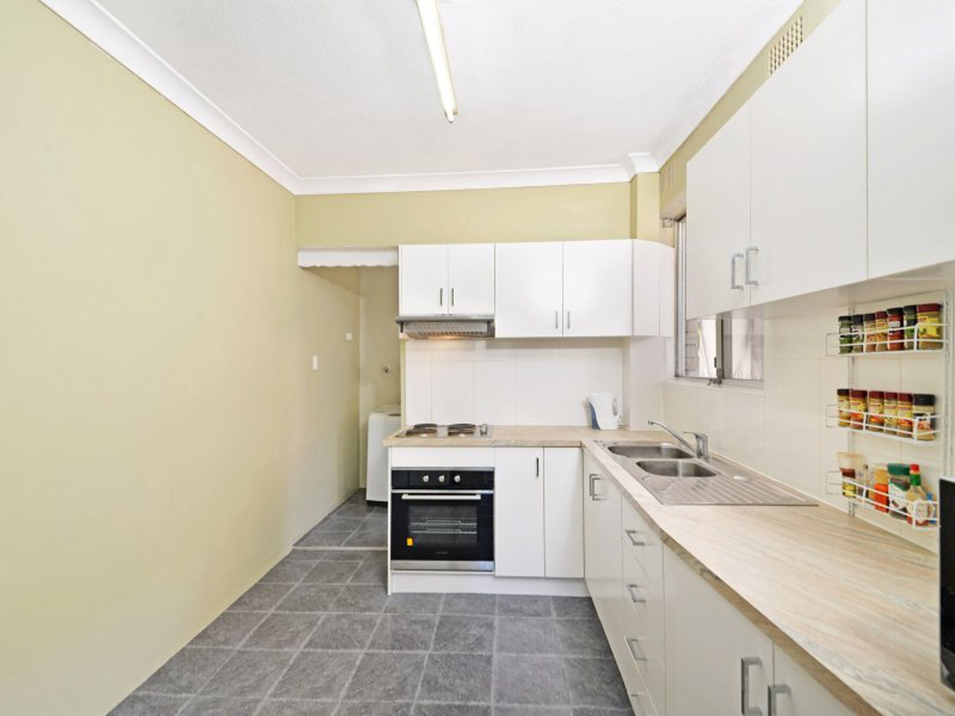 1 / 6-10 Horner Avenue, Mascot