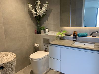 702 / 5 Evergreen Mews, Armadale
