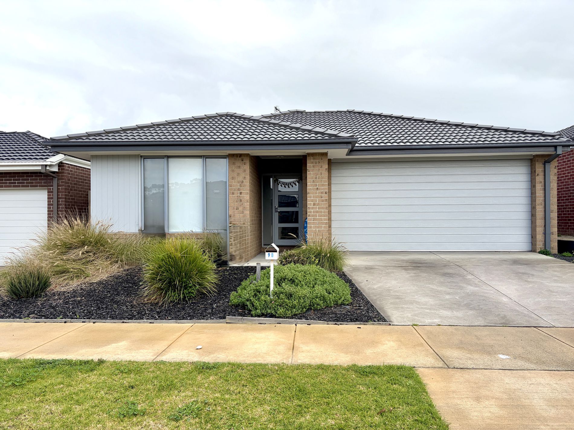 98 Opal Drive, Leopold