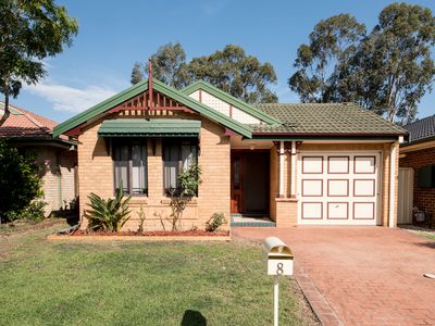 8 Clarendon Court, Wattle Grove