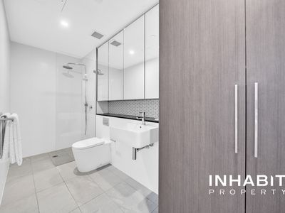 2004 / 105 Stirling Street, Perth