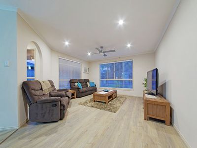 27 Teraglin Street, Manly West