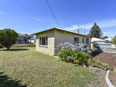 1 Montgomery Avenune, Mount Gambier