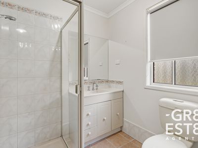 12 Menindee Terrace, Narre Warren South