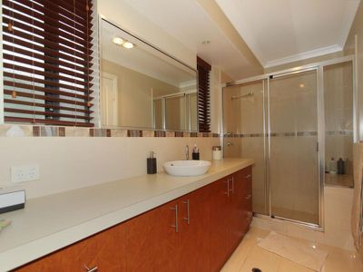 44 Longmore Parade, Broadwood