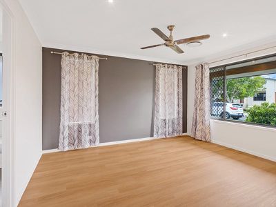 30 Higgs Circuit, Wynnum West