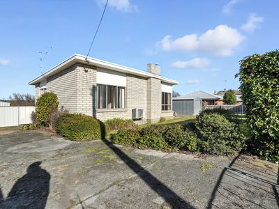 11 Queen Street, Campbell Town