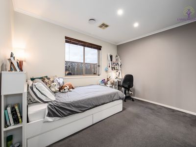 26 James Cook Drive, Truganina