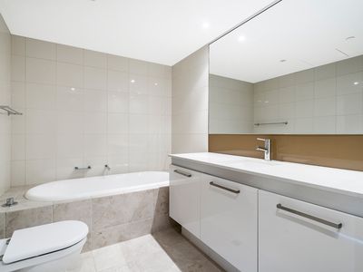 405 / 19 The Circus, Burswood