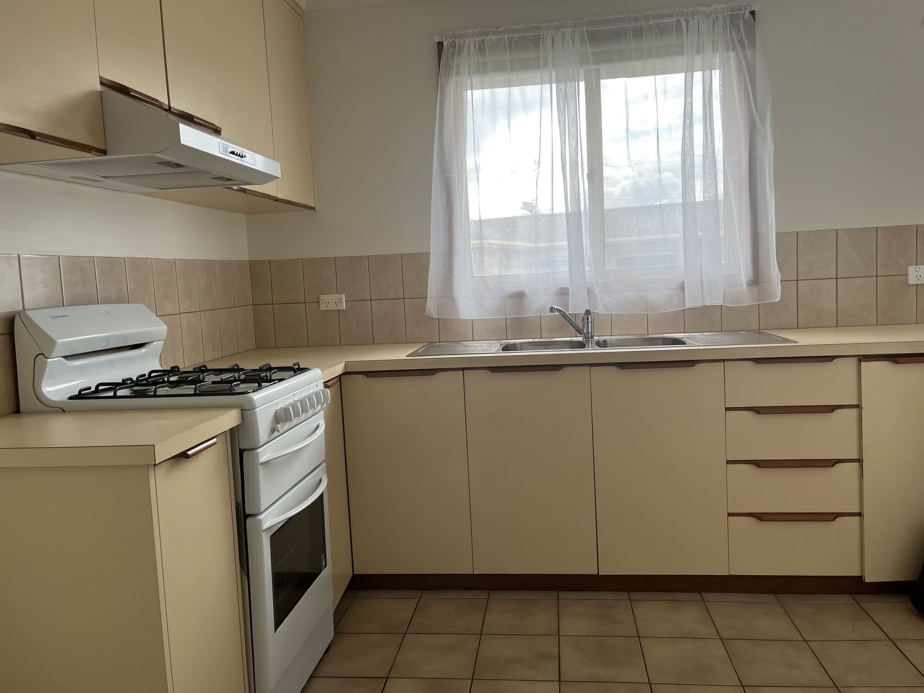 2 / 3-5 Boundary Road, Newcomb