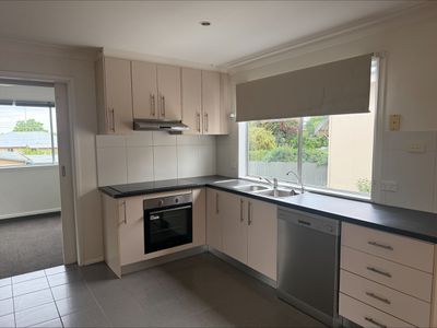 11 Kookaburra, Parkes