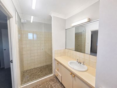 35 Holm Street, Atherton