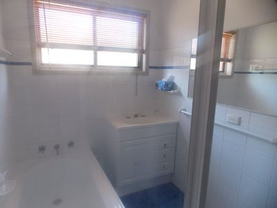 2 Yuranga Avenue, Lisarow