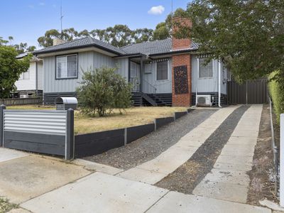 75 CHISHOLM CRESCENT, Seymour
