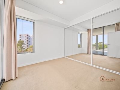 18 / 8 Riversdale Road, Burswood