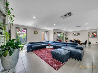 7 Bush Street, Manor Lakes