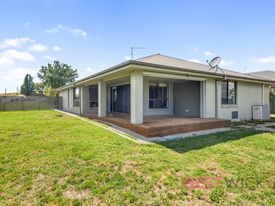 66 James Barnet Drive, Kelso