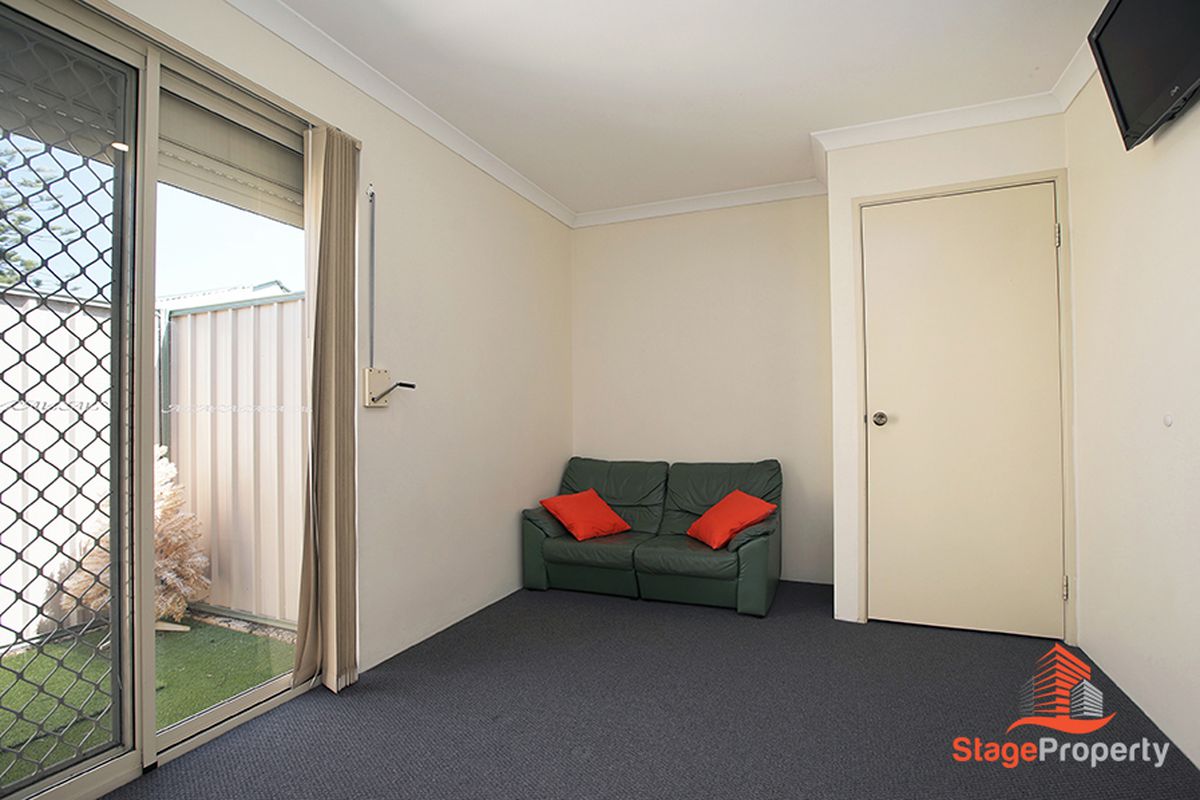 36B Lodesworth road, Westminster