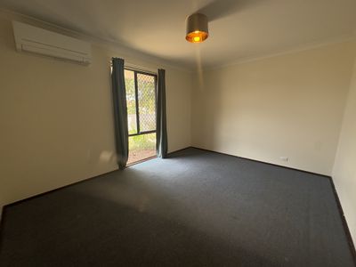 3 Taplow Court, Kelmscott