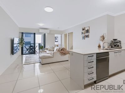 402 / 11 NORMAN STREET, Southport