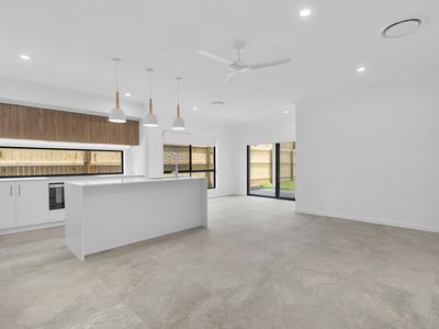 27 Boomi Ave, South Maclean