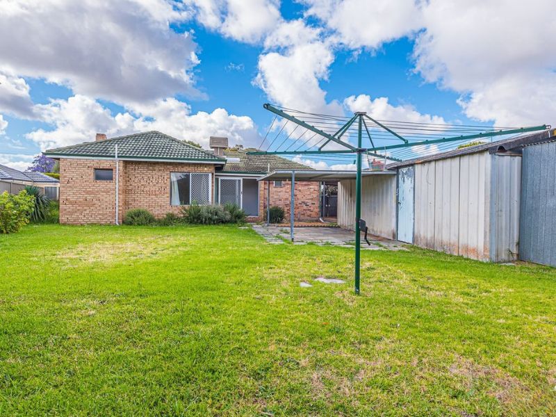 4 Berehaven Avenue, Thornlie