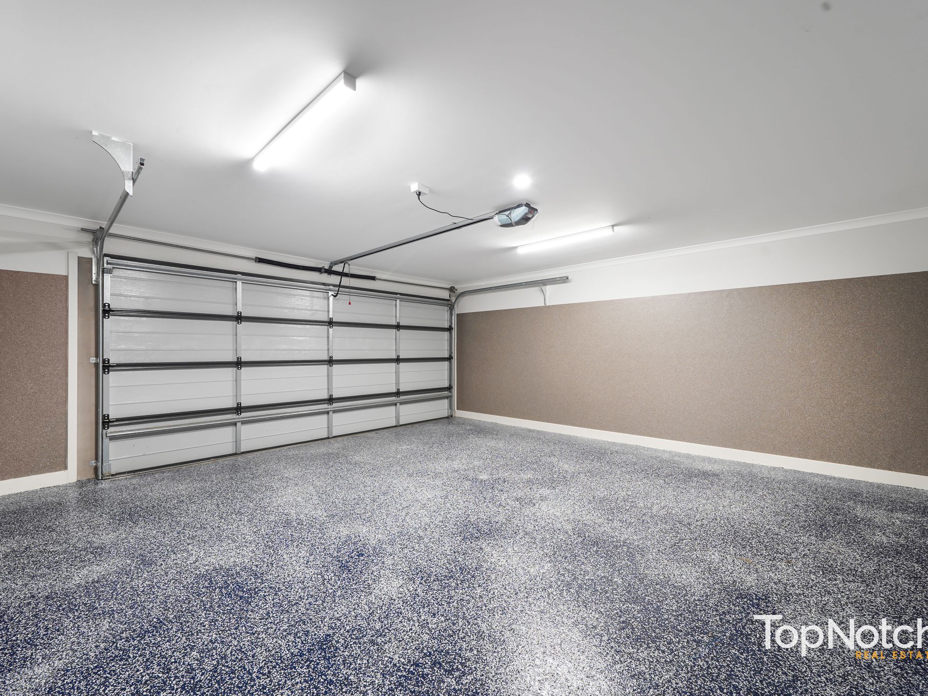 7 Platypus Chase, Beveridge
