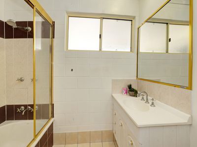 18 Octagonal Crescent, Kelso