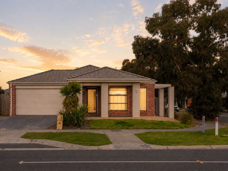 37 Lincoln Avenue, Officer