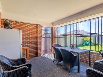 22 Rhapsody Close, Shoalwater