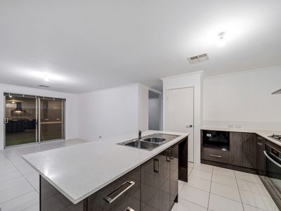 41 Pollen Turn, Banksia Grove