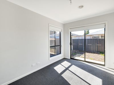 18 Distinctive Drive, Rockbank