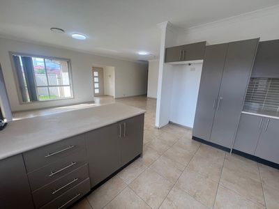 85A Falcon Circuit, Green Valley