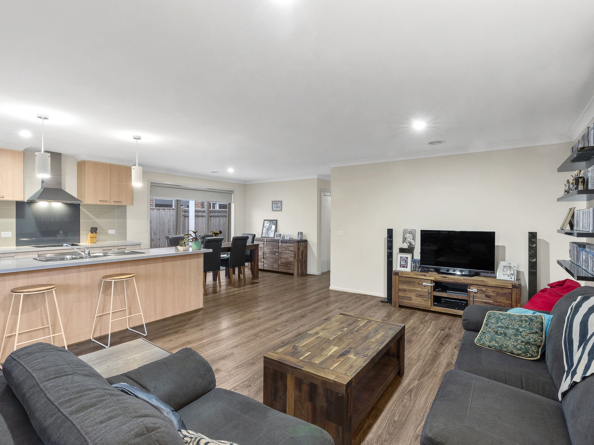 69 Village Green Drive, Leopold