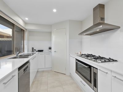 4 Barossa Loop, Harrisdale
