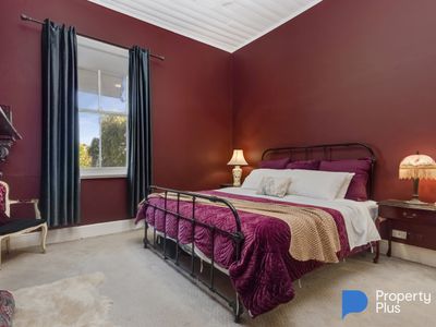 100 Railway Road, Elmore