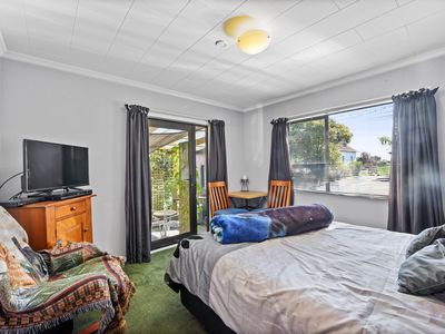 2 / 73 Beach Road, Tahunanui