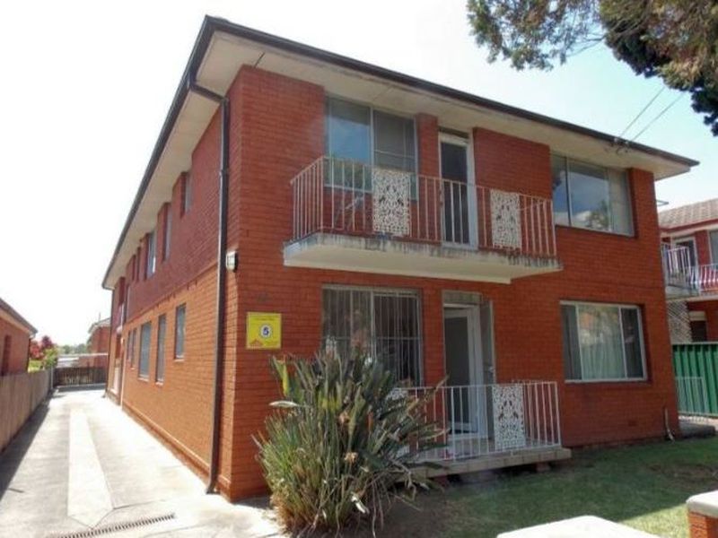 1 / 52 Park Street, Campsie