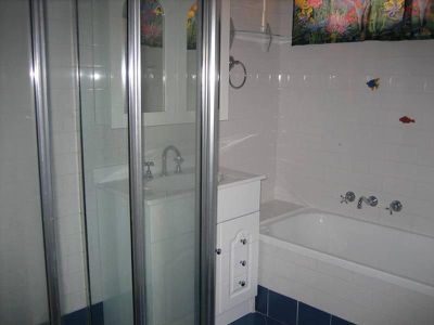 2 Gellatly Ave, Figtree