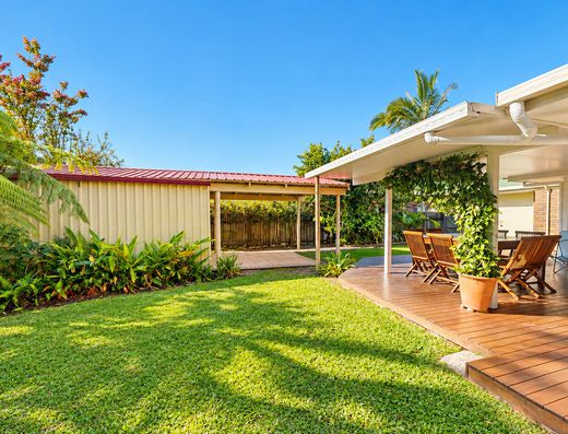 Spacious, Light-Filled Living in a Quiet Old Tewantin Cul-de-Sac image 22