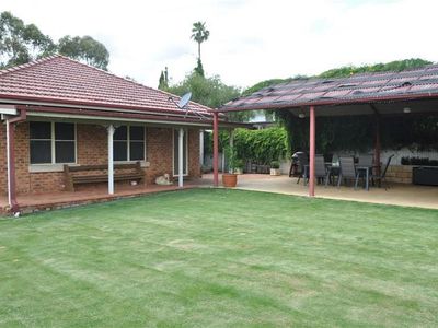 63 Hill St, Forbes